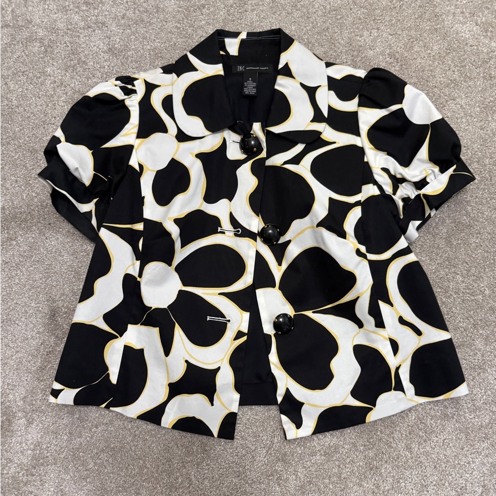 Vintage - I.N.C. Black and White Patterned Cropped Swing Jacket - size Small